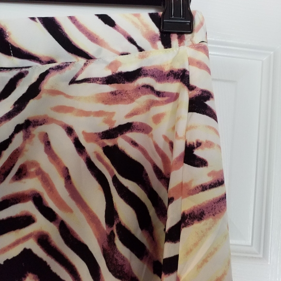 KENDALL & KYLIE Patterned Skirt. Nature, Watercolor, Abstract Inspired. NEW NWT - Picture 9 of 14